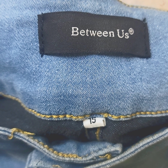 Womens BlueJeans SKINNY Jeans. Size: 15. THREE Button & Zipper. 65% Cotton. 10% - Picture 5 of 5